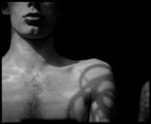 Marek Gardulski – MGAP 0034, cykl Autoportret, fotografia analogowa, vintage print.